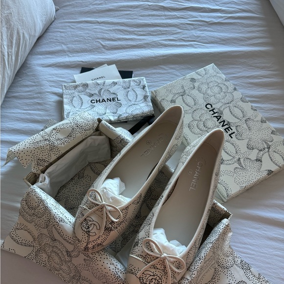 Brand new in box Chanel camellia ballerina flats size 40.5 - Picture 4 of 6